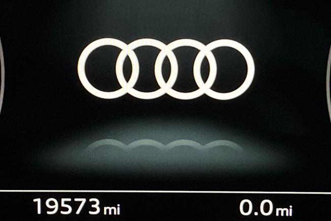AUDI A6 Saloon Photo 15