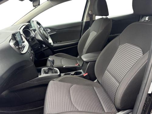 Kia XCEED Photo autoimg-1873f1c660464d9cad2f085a78b92f8de09f5c30.jpg
