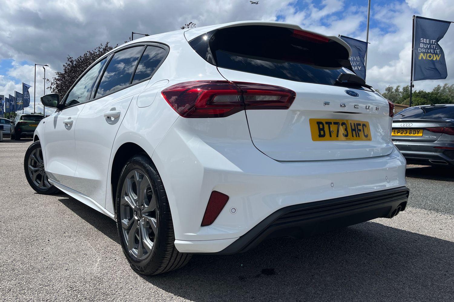 Ford Focus Photo 37
