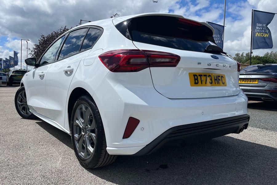 Ford Focus Photo autoimg-187b4f1d2e6dcecf72d852144d80c6ef10bfa1f9.jpg