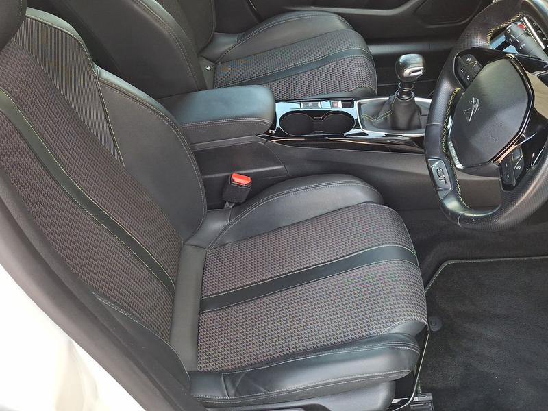 Used Peugeot 208 OW69AXF 46
