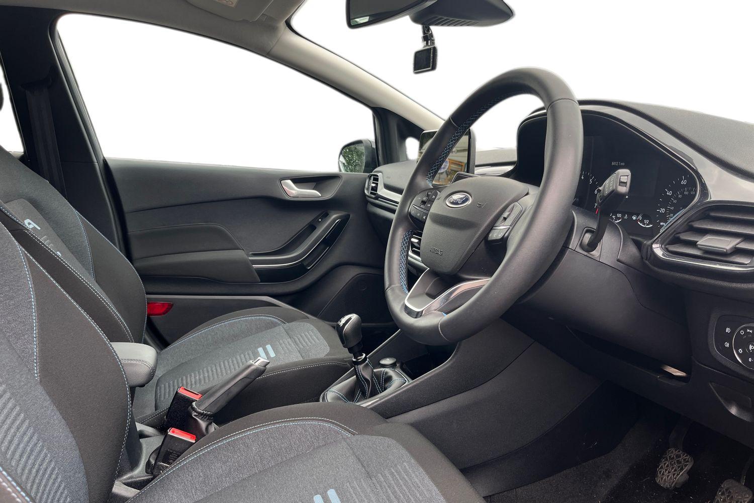 Ford FIESTA Photo 8