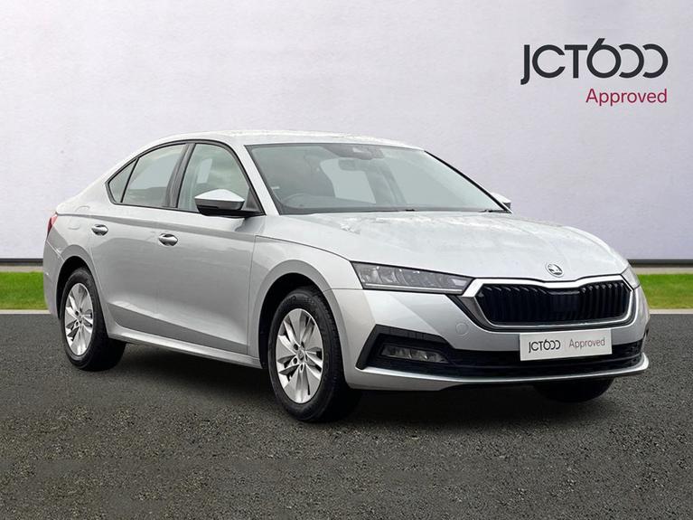 Used 2023 ŠKODA Octavia 1.0 TSI e-TEC MHEV SE Hatchback 5dr Petrol Hybrid DSG Euro 6 (s/s) (110 ps) Silver at JCT600