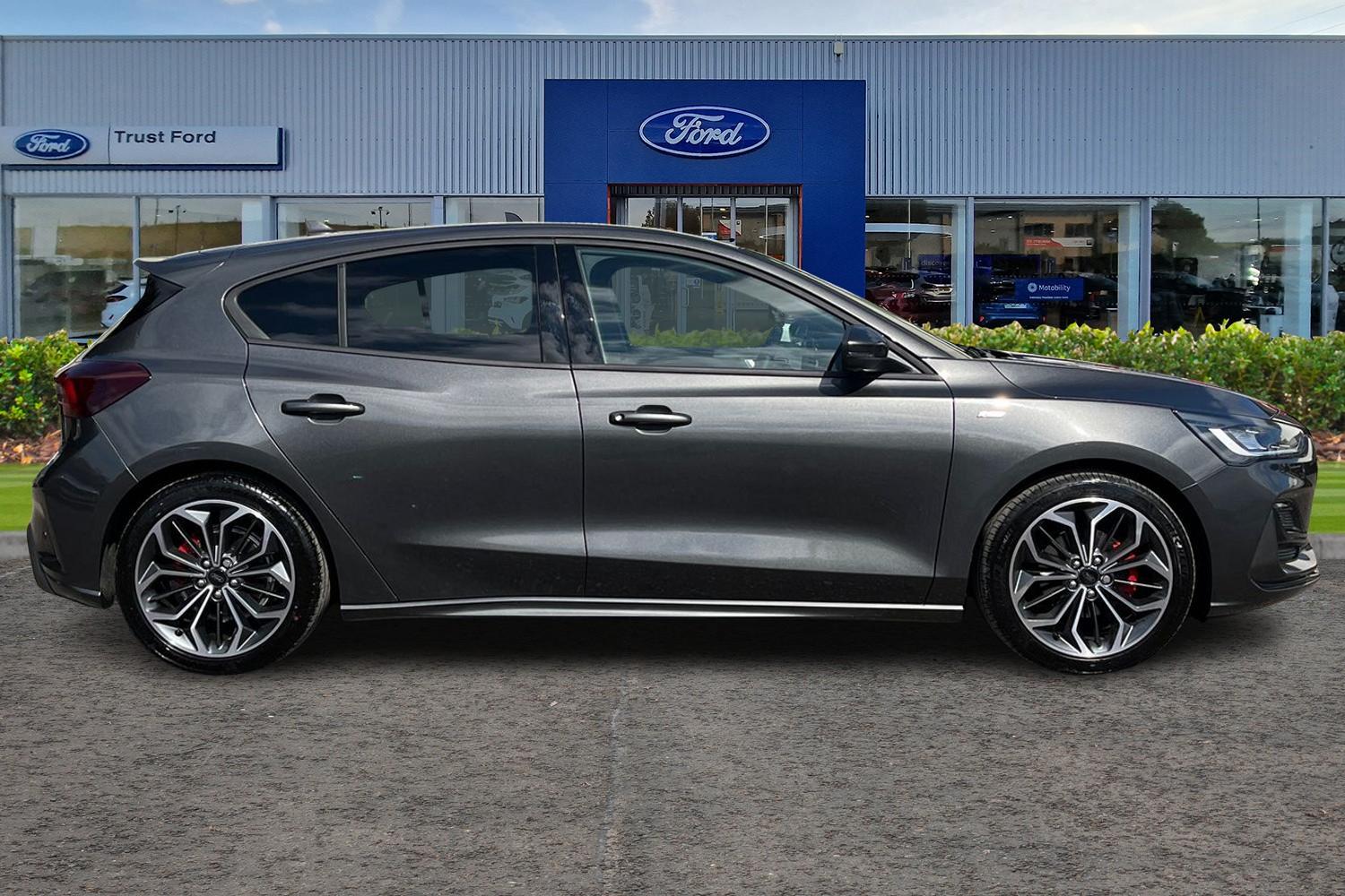 Ford FOCUS Photo 2