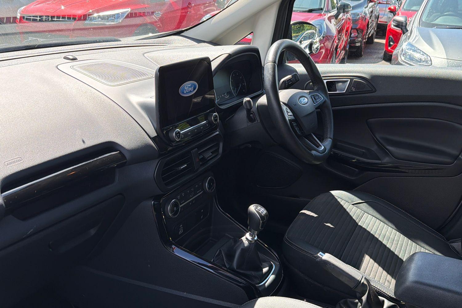 Ford ECOSPORT Photo 17