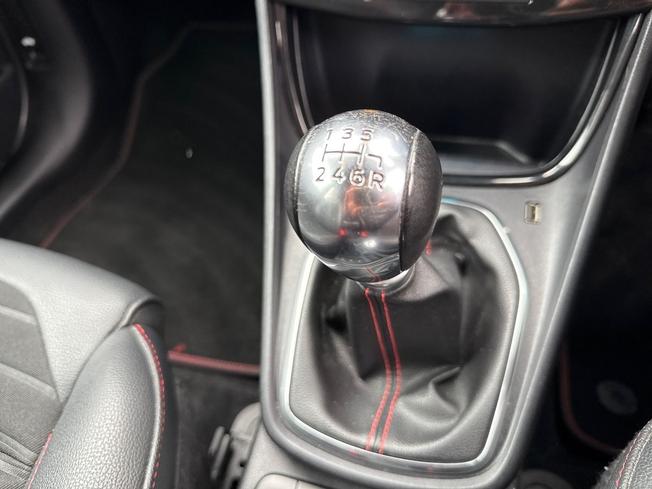 FORD Puma Photo 31