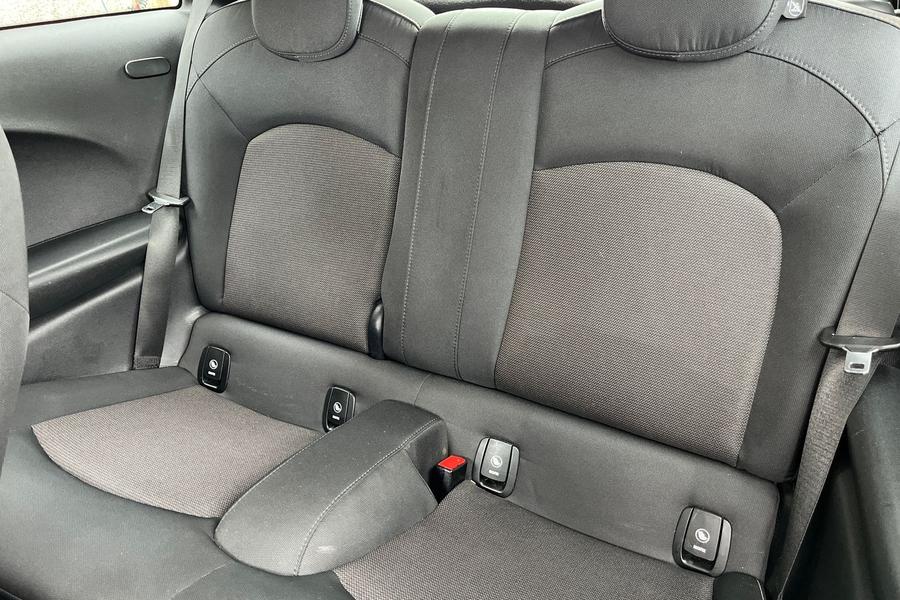 MINI HATCHBACK Photo autoimg-188d30d327e0dfb1abd9f9fda7193c8547fade84.jpg