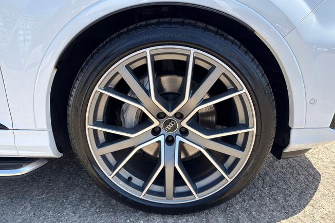 AUDI Q7 Photo 5