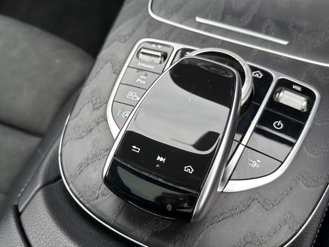 MERCEDES-BENZ E Class Photo 33
