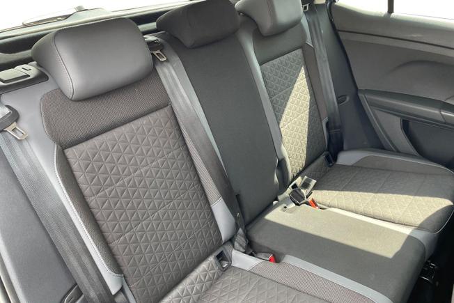 VOLKSWAGEN T-Cross Photo 9