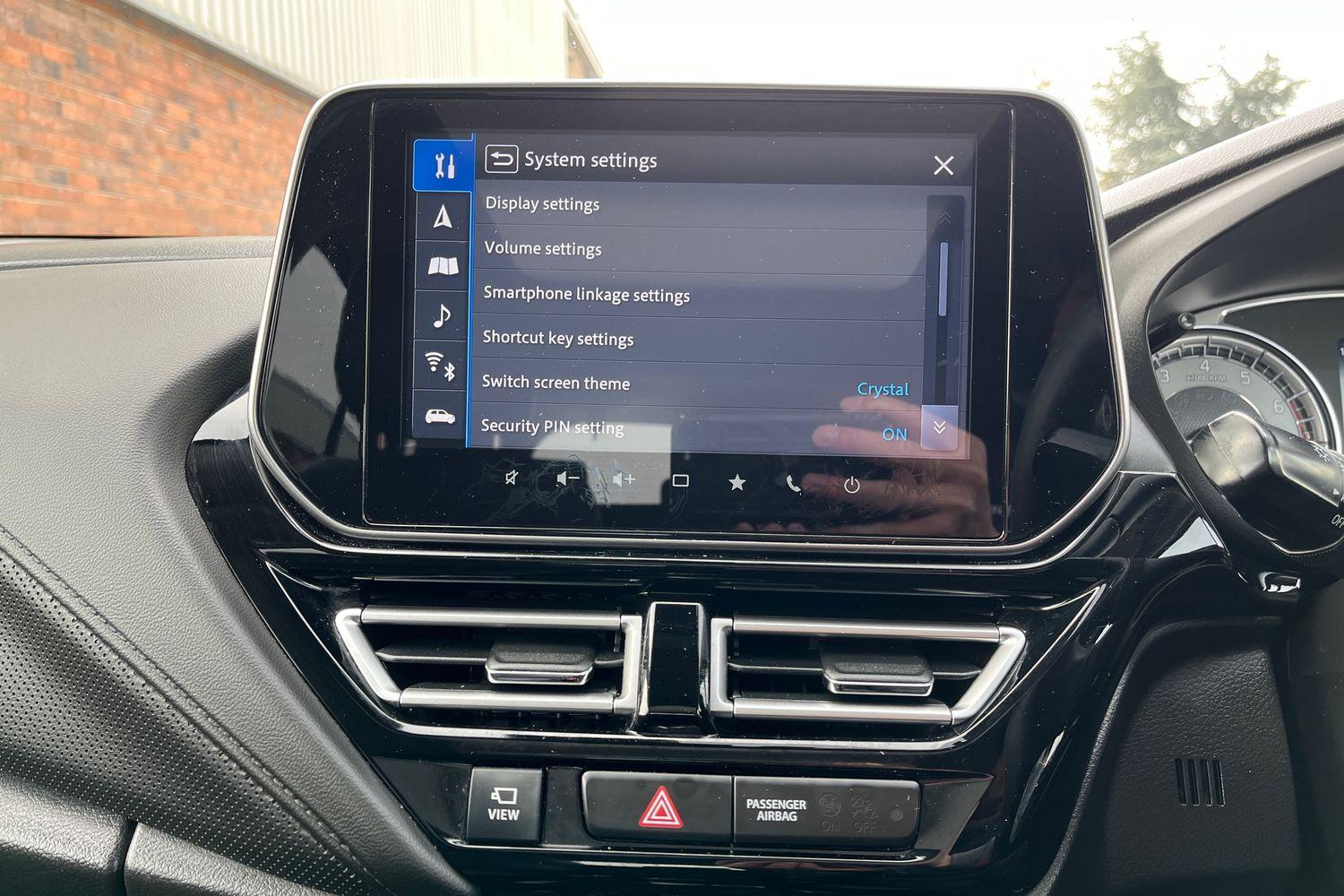 Suzuki S-Cross Photo 33