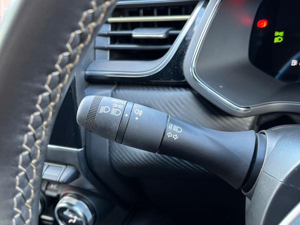 Renault Captur Photo autoimg-18a280dbb5b551bfa77e354d239ed985fbd962e9.jpg