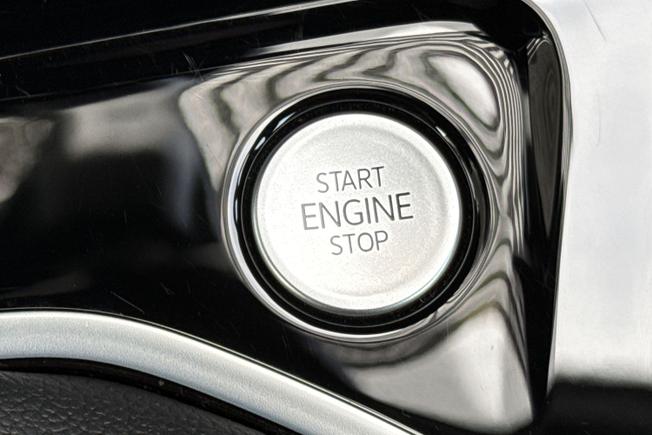 VOLKSWAGEN Golf Photo 25