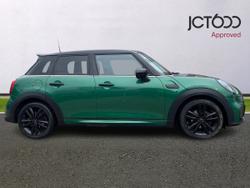 MINI Hatch Photo 4