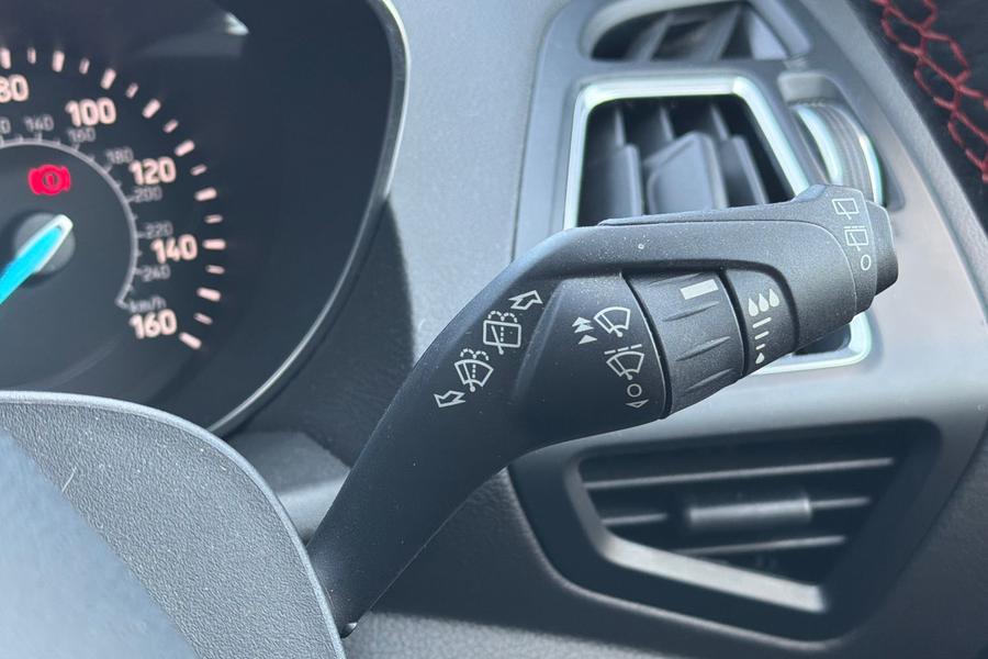 Ford KUGA Photo autoimg-18c2d30f87e15d8d74ee090c02846465bc6c14bc.jpg