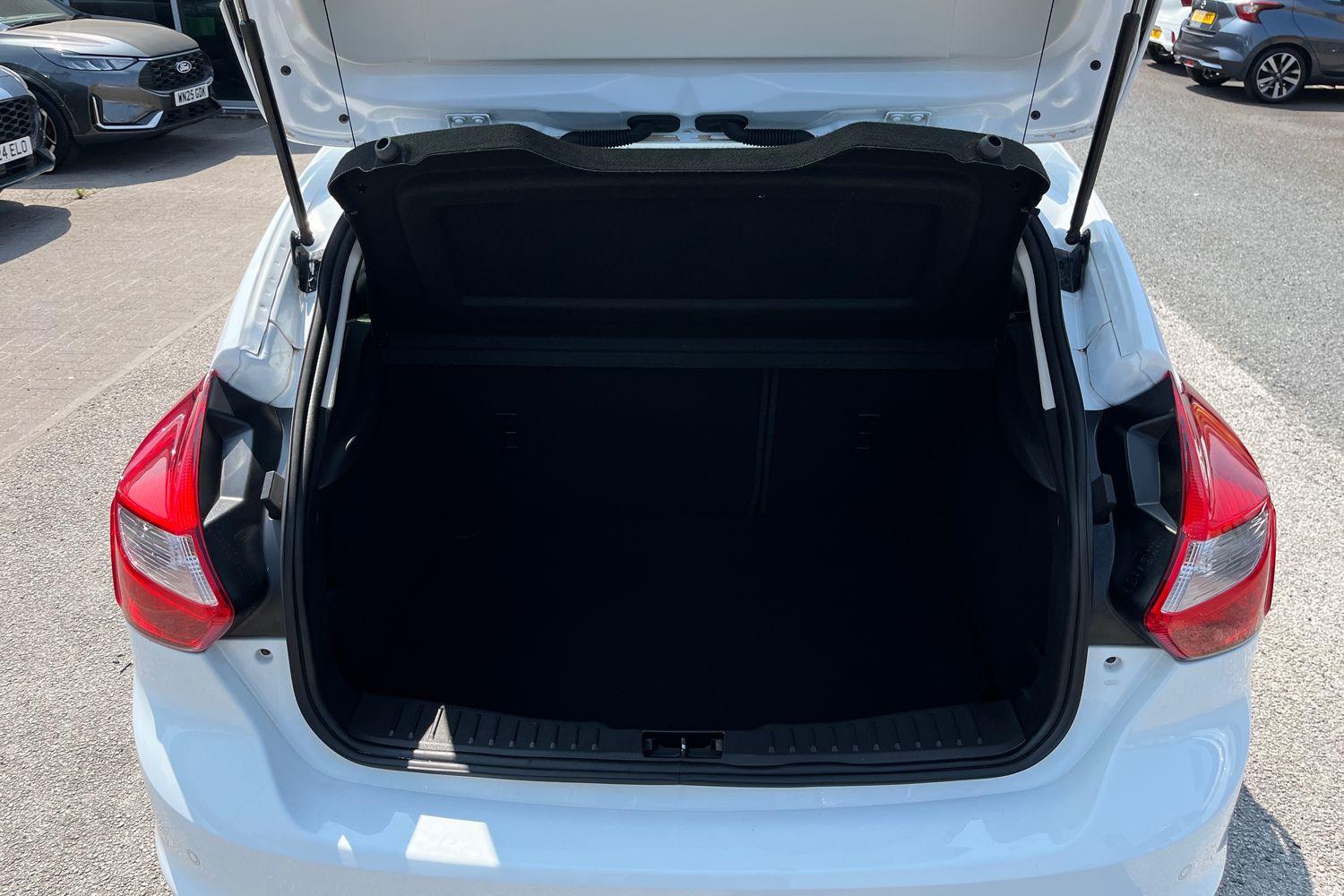 Ford Focus Photo 20