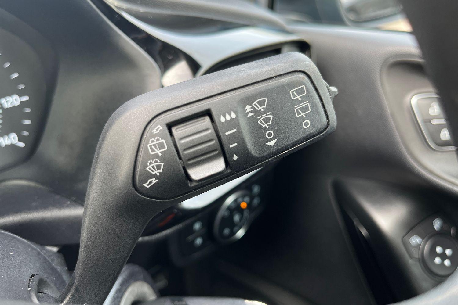 Ford FIESTA Photo 14