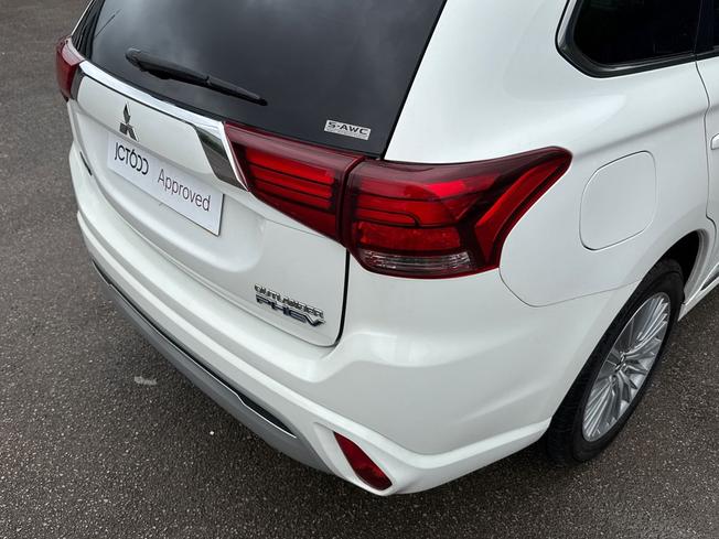 MITSUBISHI Outlander Photo 23