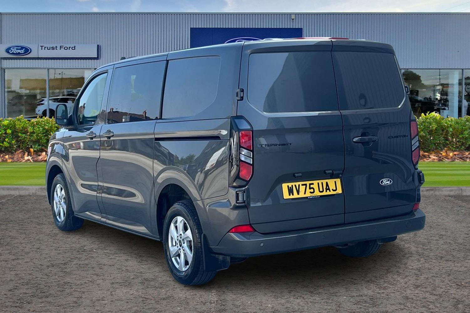 Ford TRANSIT CUSTOM Photo 1