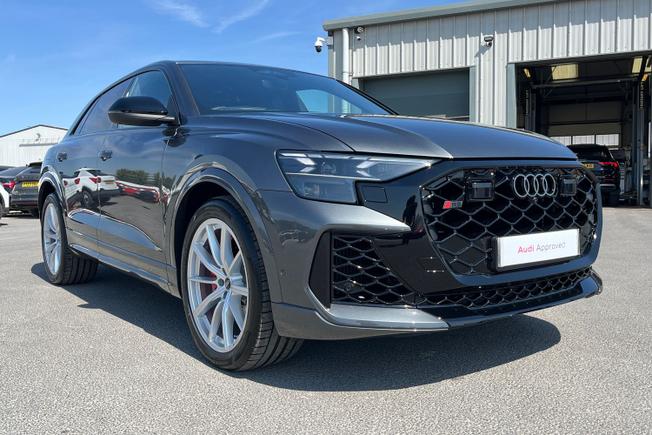 AUDI Rsq8 Photo 22