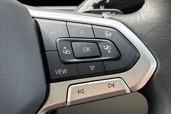 VOLKSWAGEN Passat Photo 17