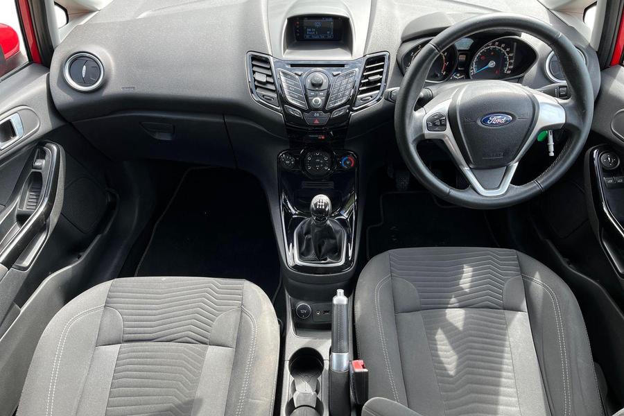 Ford FIESTA Photo autoimg-18d294ef5e2413dcca81487f8b312fe9dead5d68.jpg