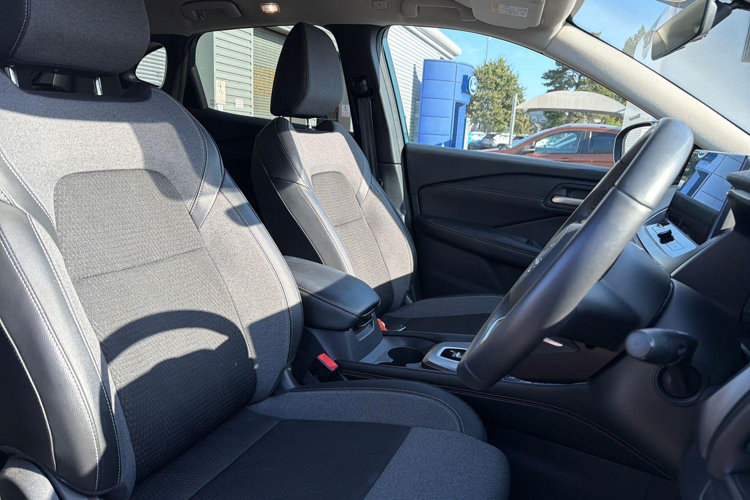 Nissan QASHQAI Photo 16