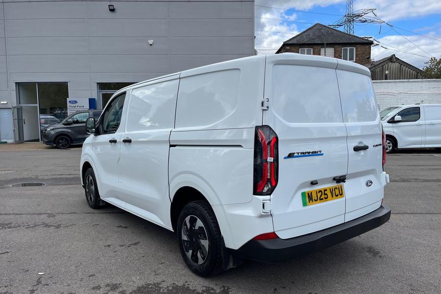 Ford E-TRANSIT CUSTOM Photo autoimg-18db3b6cf5d55f6d78096845b72911e5188eec49.jpg