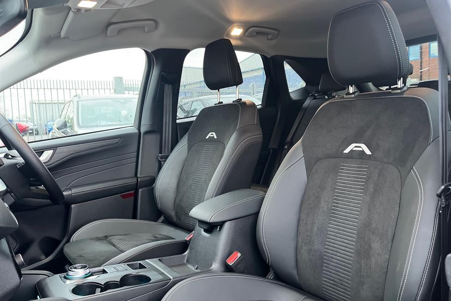 Used Ford KUGA AO25KVC 19