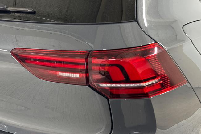 VOLKSWAGEN Golf Photo 18