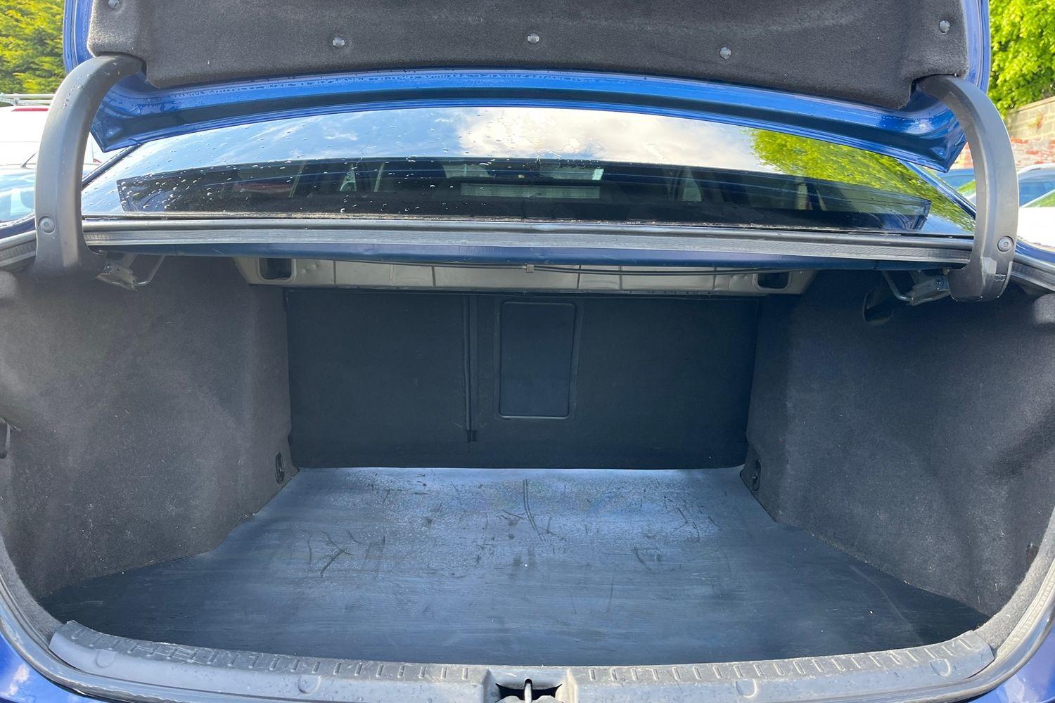 Toyota AVENSIS Photo 20