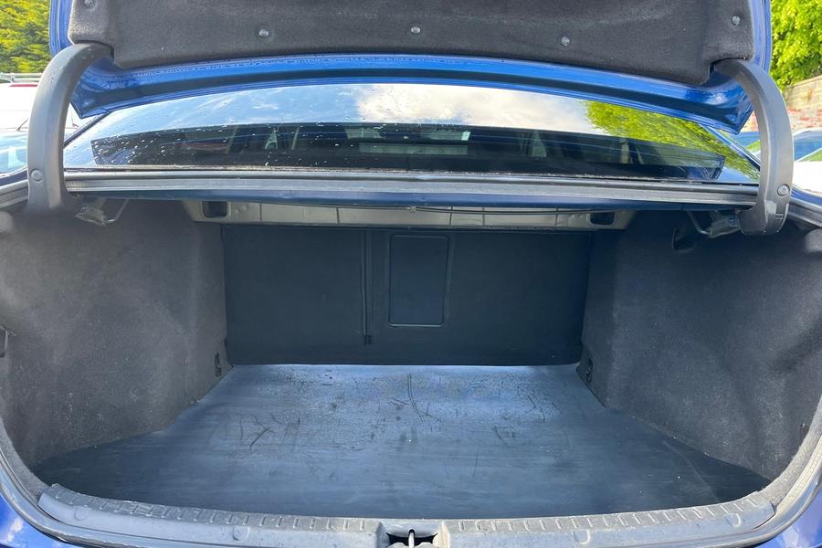 Toyota AVENSIS Photo autoimg-18df8a457b27263d1d682e3e4a42af6e5e266f66.jpg