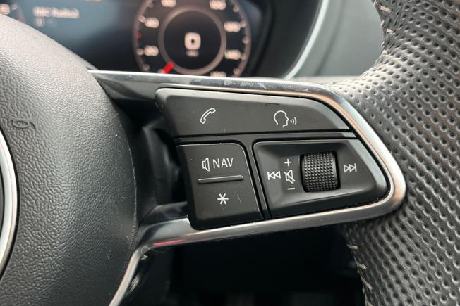 Audi TT Photo 17