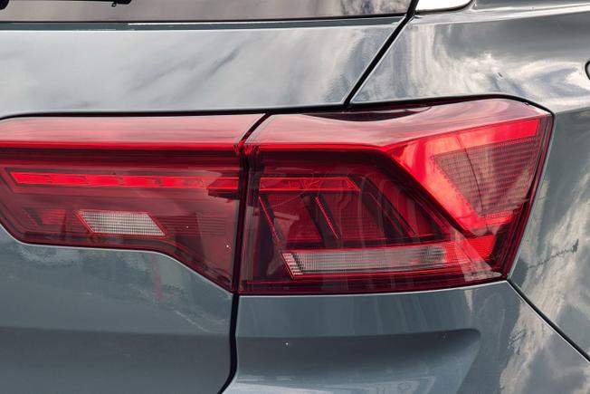 VOLKSWAGEN T-Roc Photo 18