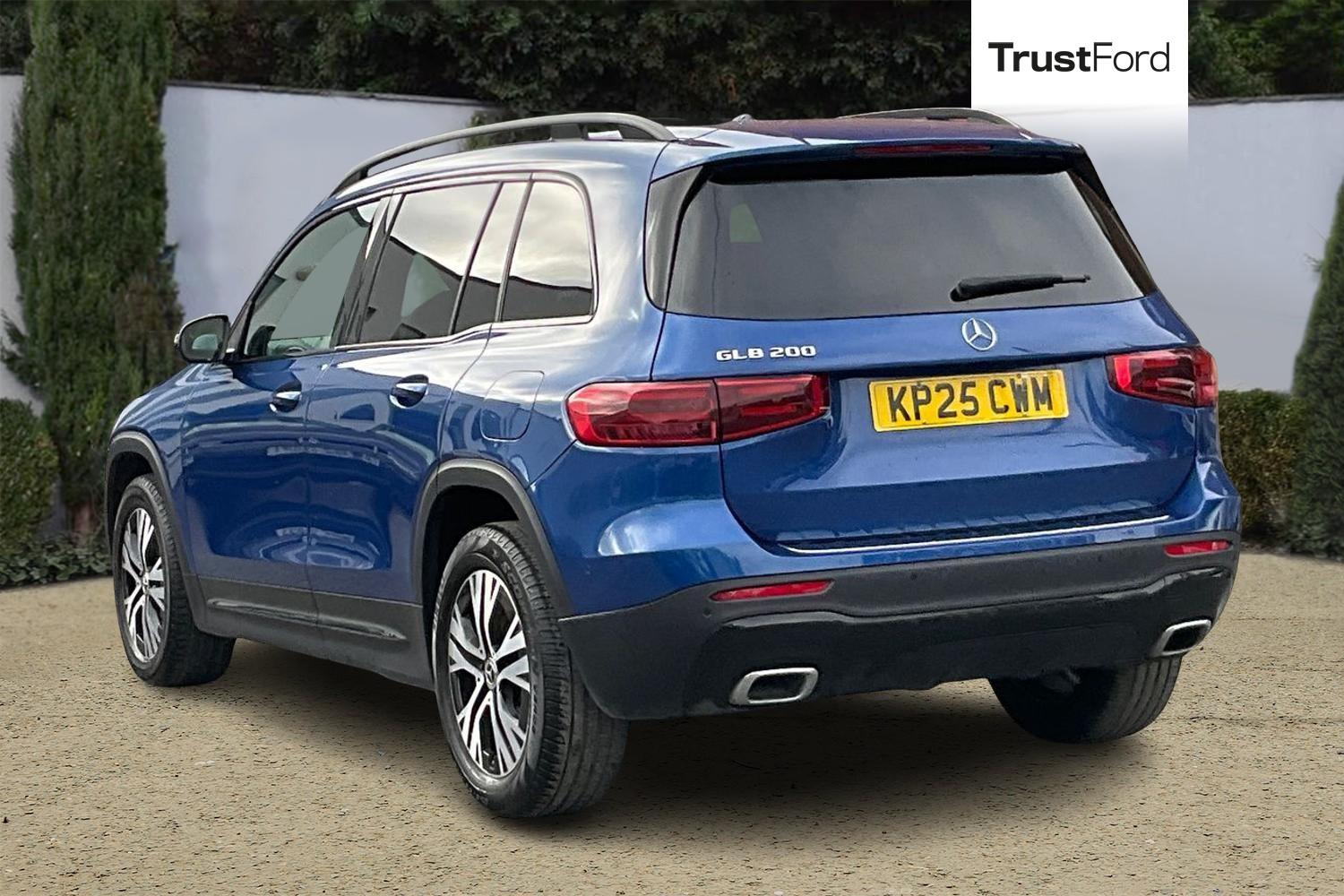 Mercedes-Benz GLB Photo 1