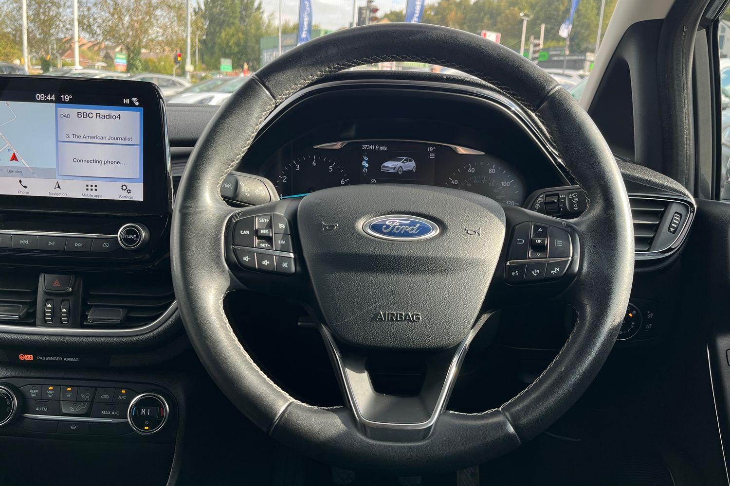 Ford FIESTA Photo 11