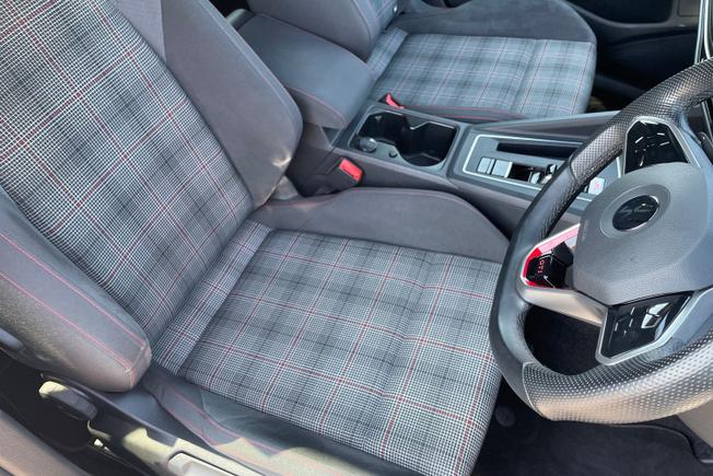 VOLKSWAGEN Golf Photo 41