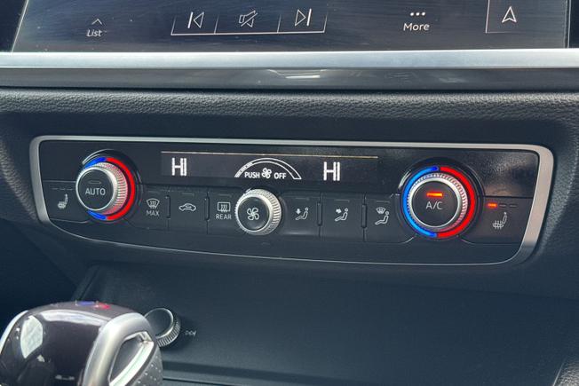 AUDI Q3 Photo 36