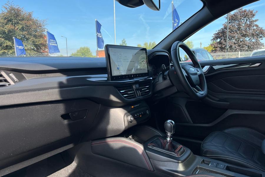 Ford FOCUS Photo autoimg-18f31ef8e436e1d95fcdefa1b589613e7b76bb26.jpg