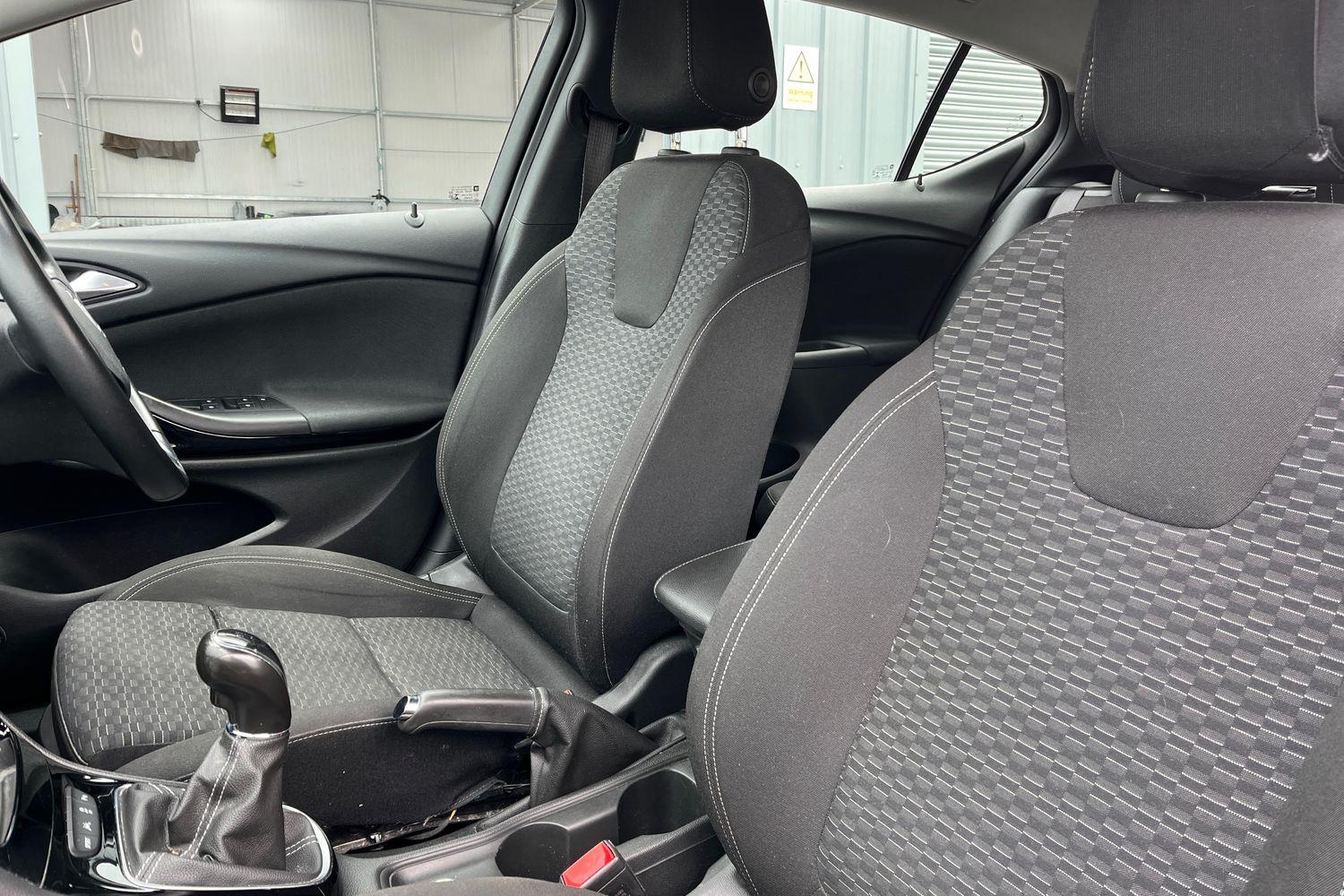 Vauxhall ASTRA Photo 18