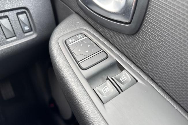 RENAULT Clio Photo 25