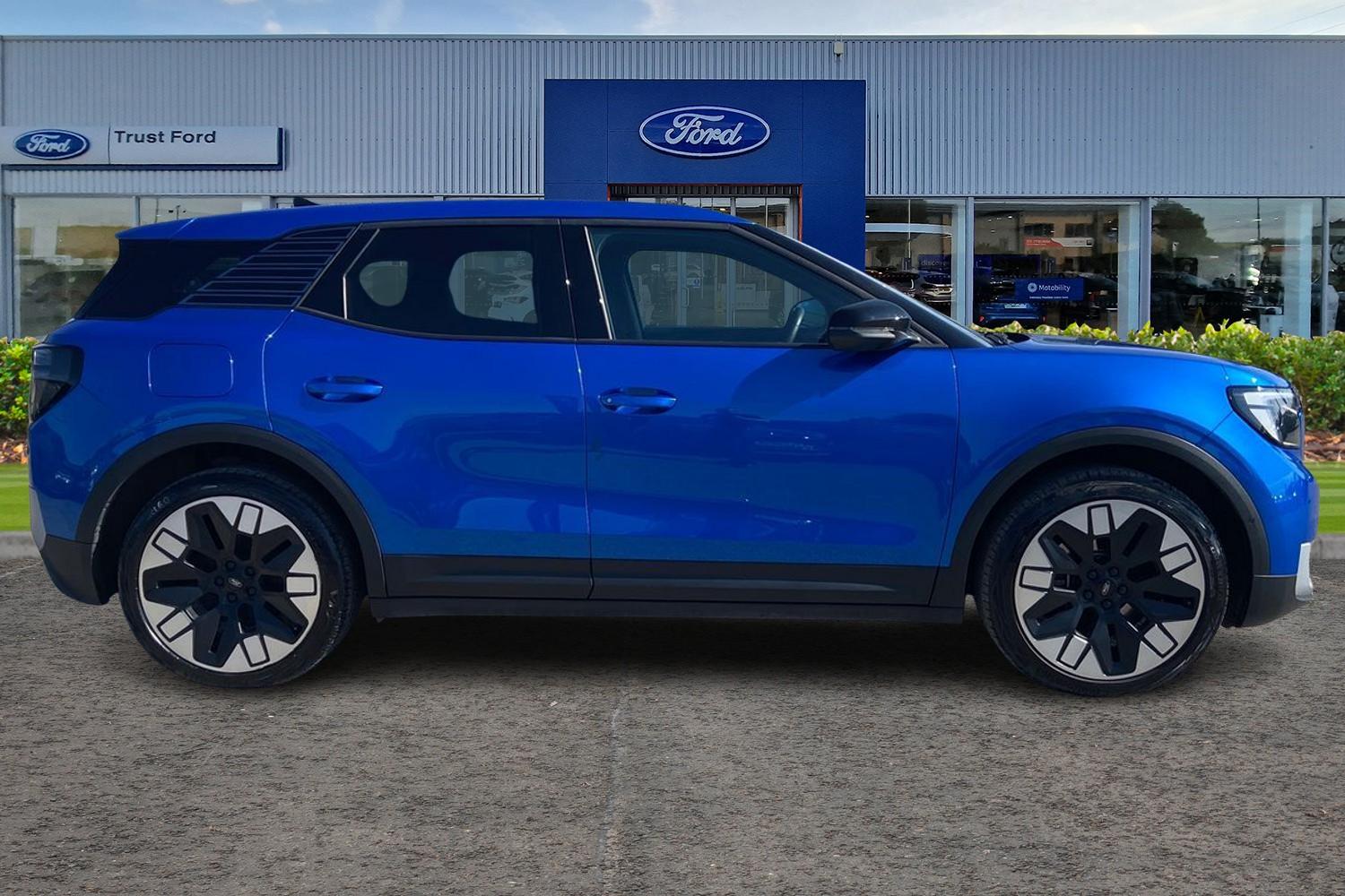 Ford Explorer Photo 2