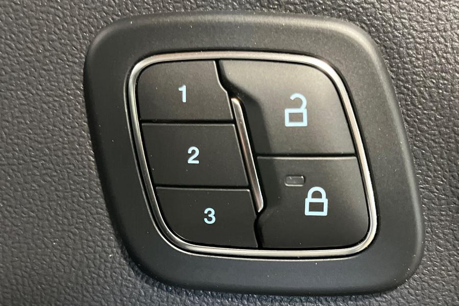 Ford Kuga Photo autoimg-18fce05a058c404e952385609ff6b999aa392461.jpg