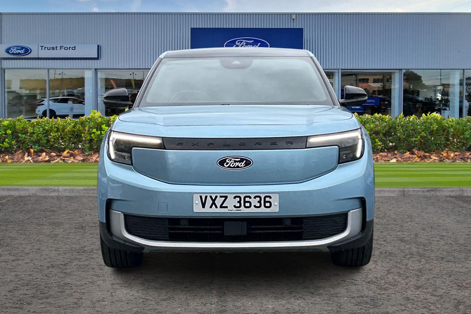 Ford Explorer Photo 5