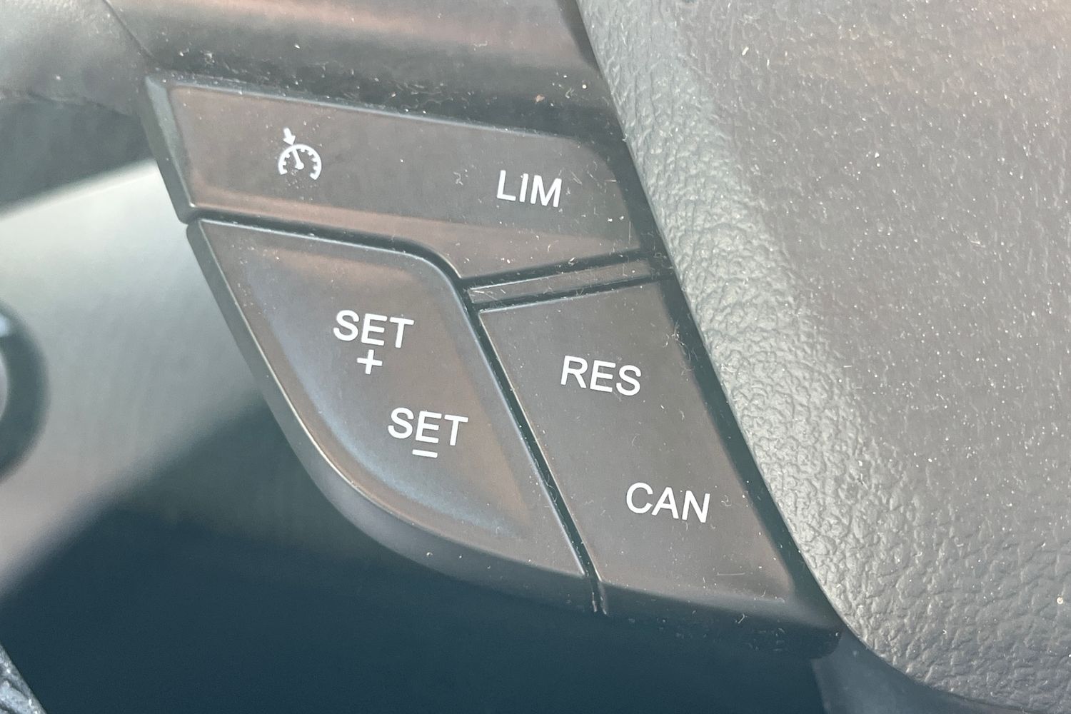Ford KUGA Photo 37
