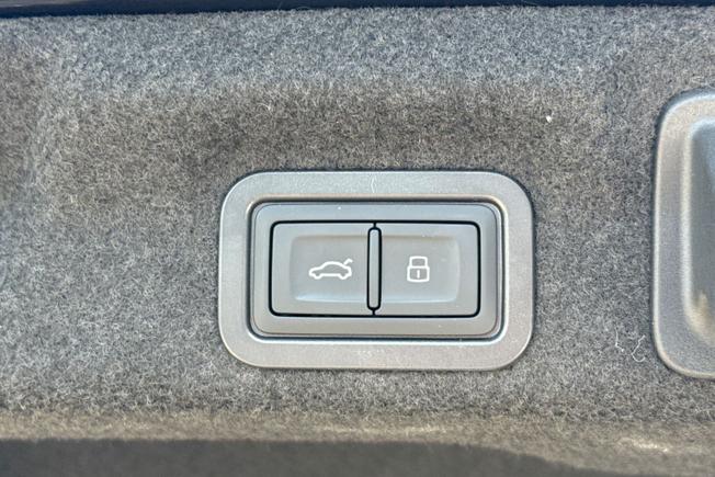 AUDI A6 Saloon Photo 25