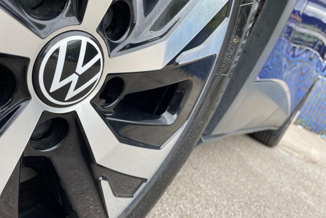 VOLKSWAGEN ID.4 Photo 22