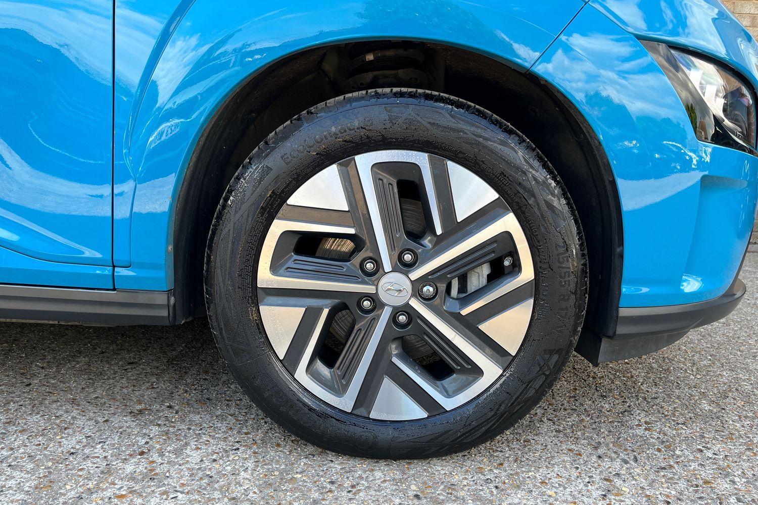 Hyundai KONA Photo 7