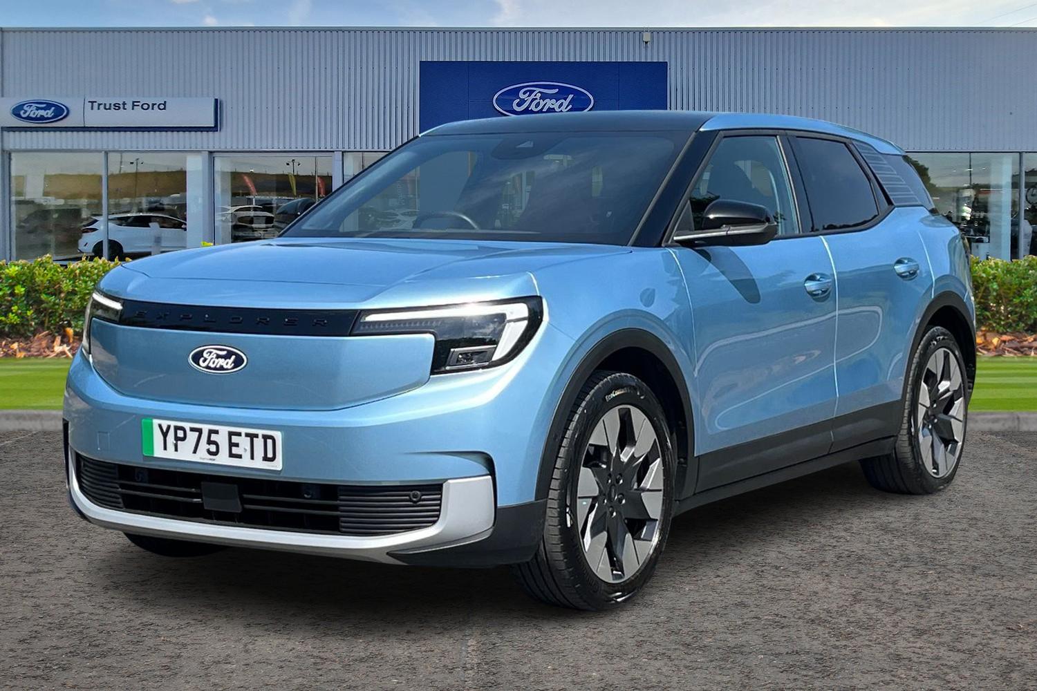 Ford Explorer Photo 4