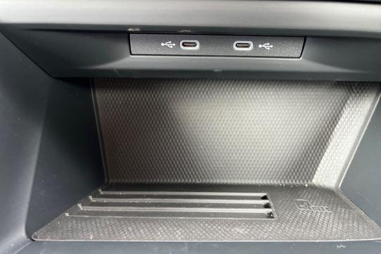 Volkswagen Golf Photo autoimg-190dffca77d6a5b0c08a55a68e730d667df519cd.jpg